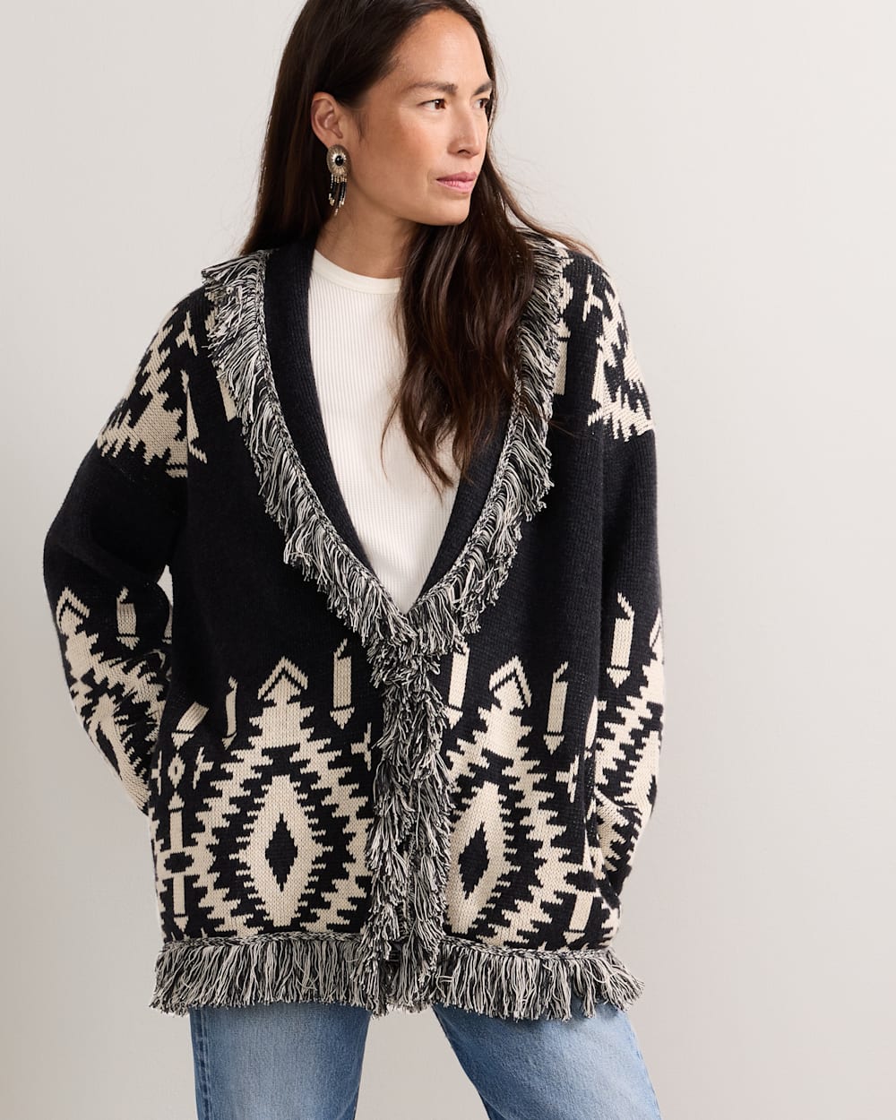ALTERNATE VIEW OF WOMEN'S GRAPHIC FRINGE CARDIGAN IN BLACK/IVORY image number 4