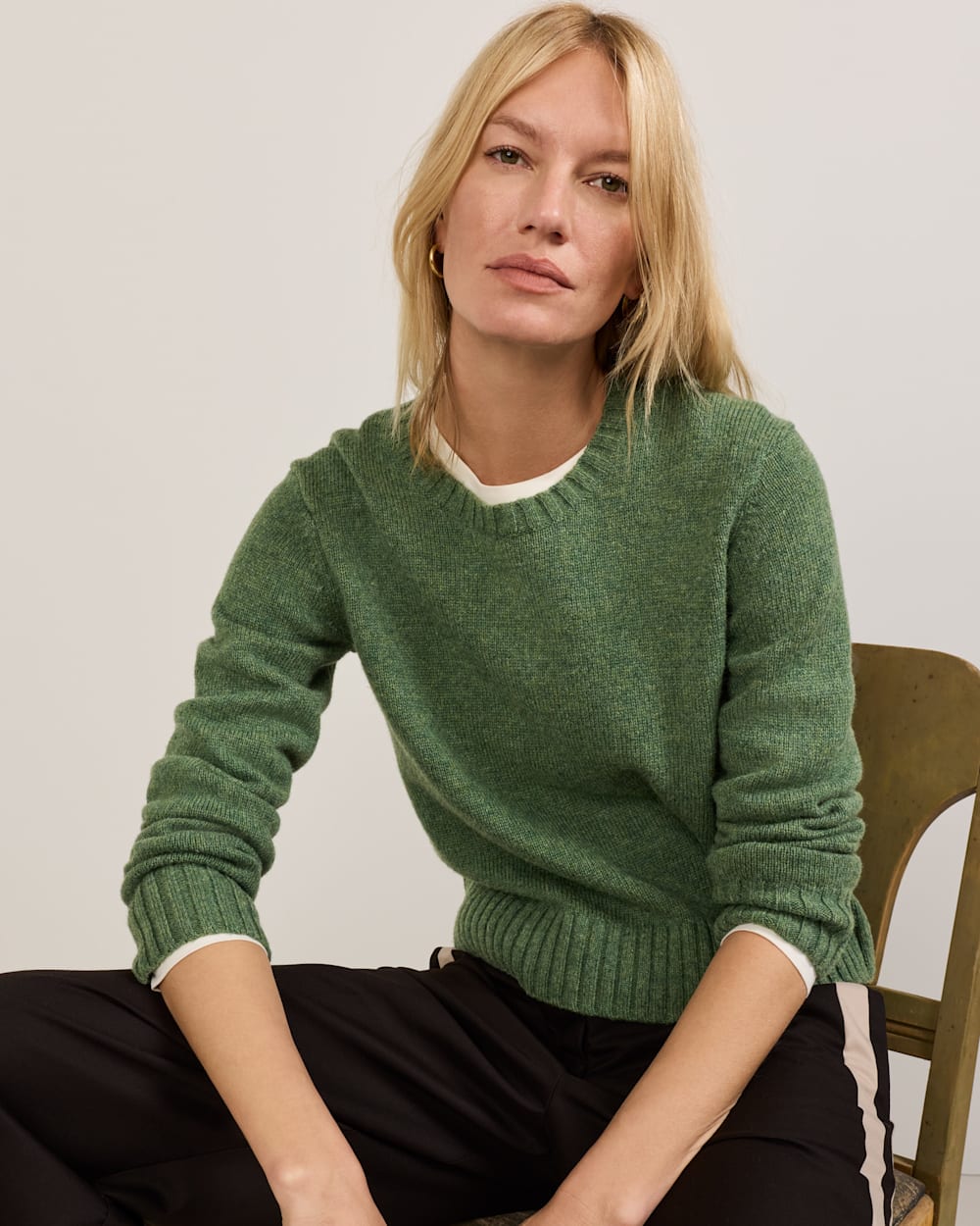 ALTERNATE VIEW OF WOMEN'S SHETLAND COLLECTION CREWNECK IN GREEN HEATHER image number 2