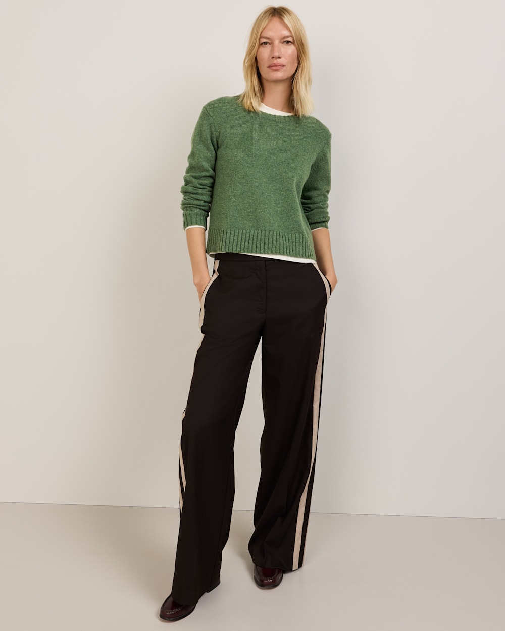 ALTERNATE VIEW OF WOMEN'S SHETLAND COLLECTION CREWNECK IN GREEN HEATHER image number 6