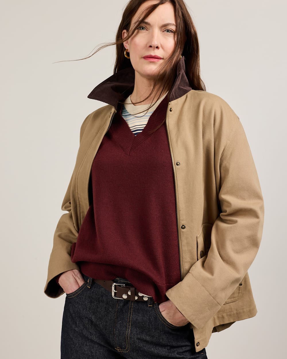 ALTERNATE VIEW OF WOMEN'S MERINO V-NECK SWEATER IN WINE image number 5