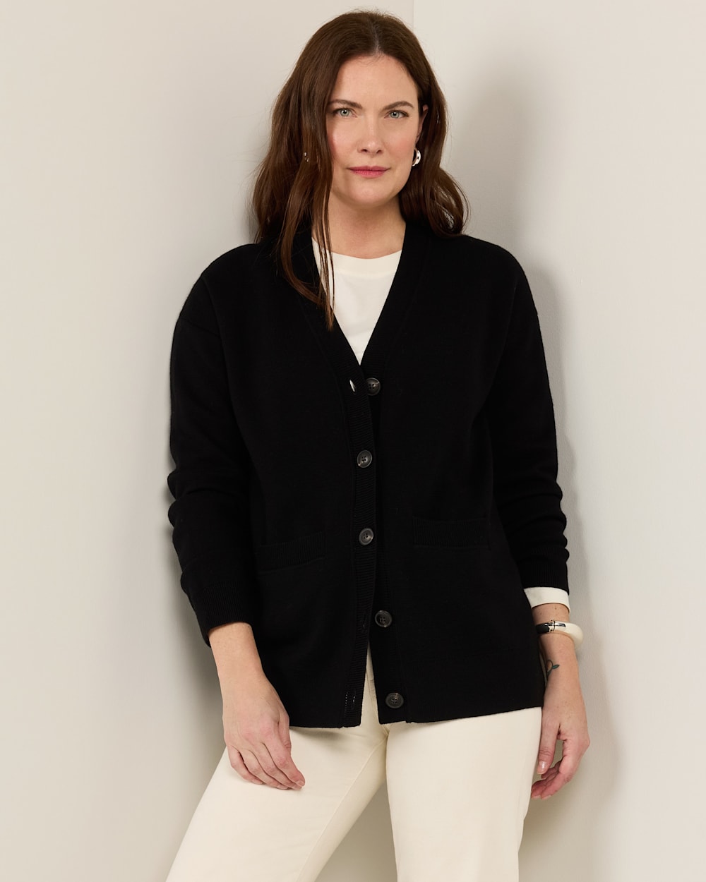 ALTERNATE VIEW OF WOMEN'S RELAXED MERINO CARDIGAN IN BLACK image number 2
