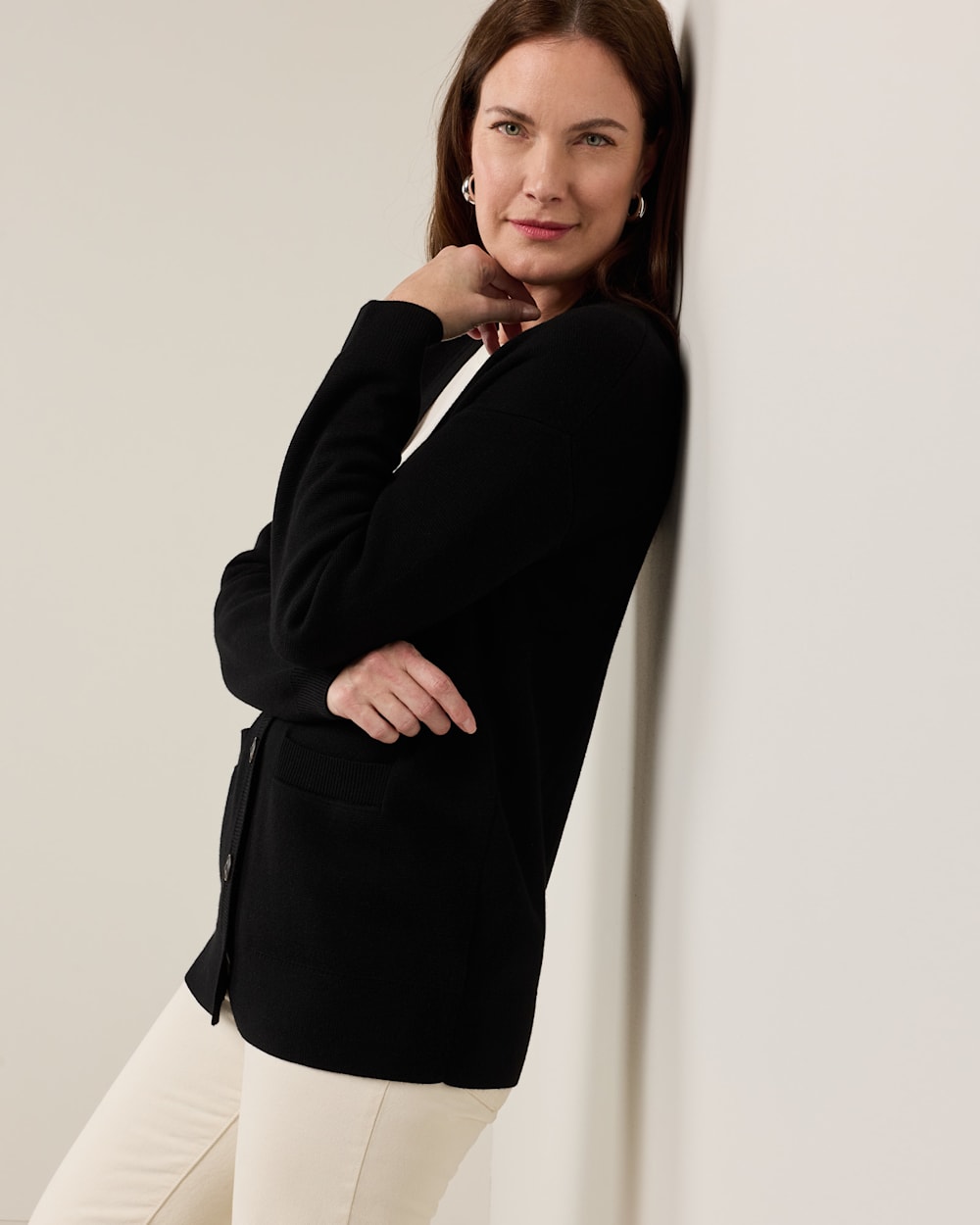 ALTERNATE VIEW OF WOMEN'S RELAXED MERINO CARDIGAN IN BLACK image number 3
