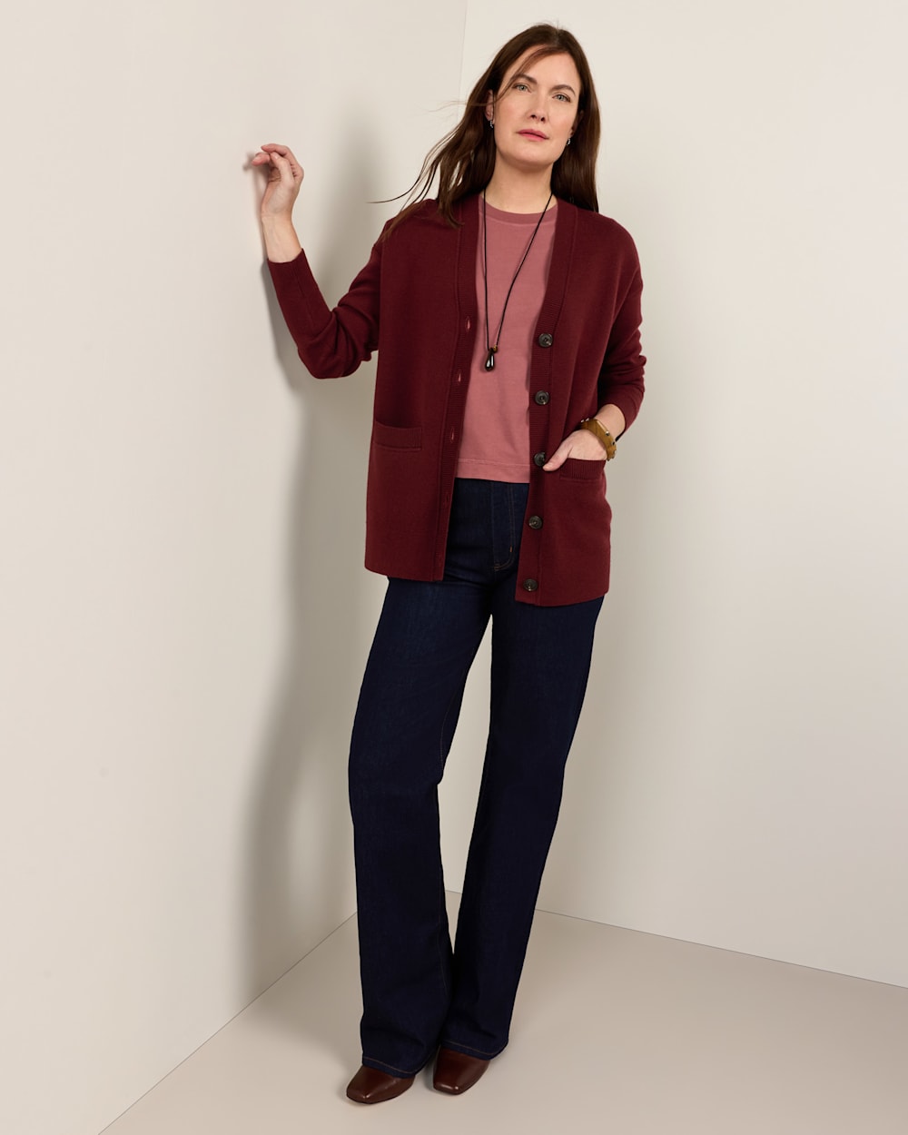 ALTERNATE VIEW OF WOMEN'S RELAXED MERINO CARDIGAN IN WINE image number 6