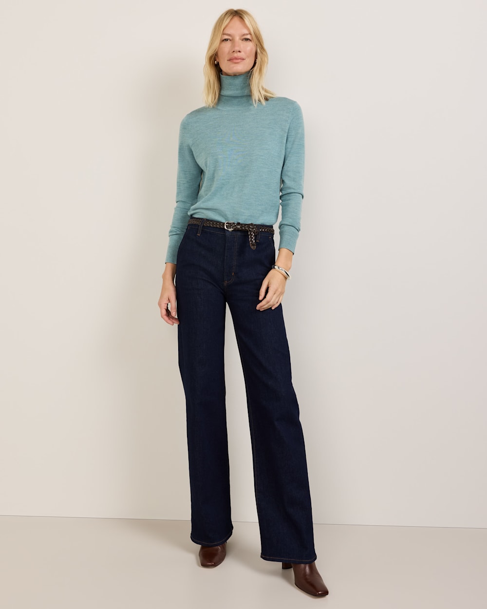 ALTERNATE VIEW OF WOMEN'S MERINO TURTLENECK IN SEA BLUE image number 2