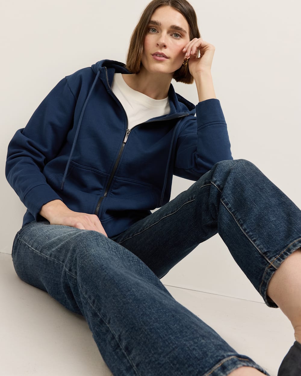 WOMEN'S LOGO GRAPHIC ZIP HOODIE IN NAVY image number 1