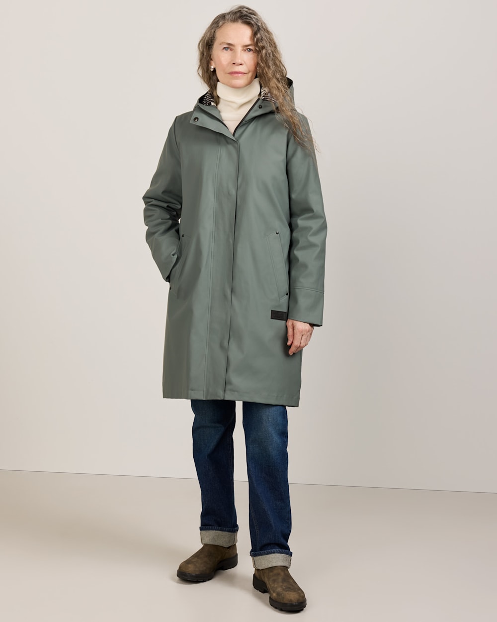 ALTERNATE VIEW OF WOMEN'S VICTORIA RAIN SLICKER IN JUNIPER image number 2