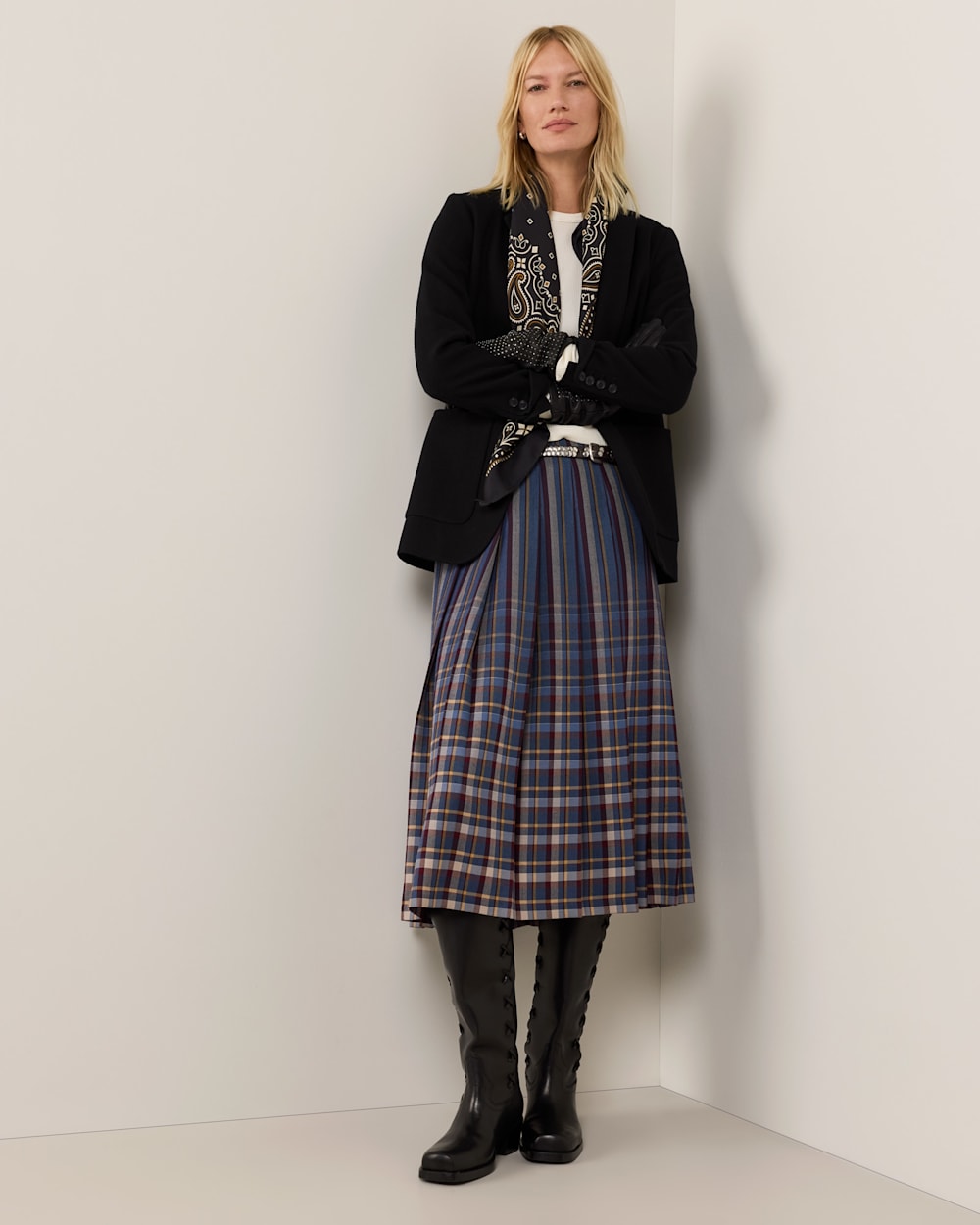 ALTERNATE VIEW OF WOMEN'S WORSTED WOOL PLEATED SKIRT IN BLUE STRIPE PLAID image number 2