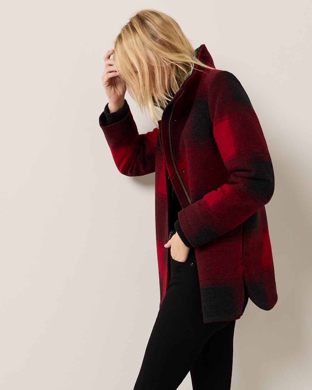 ALTERNATE VIEW OF WOMEN'S PLAID WOOL COAT IN RED OMBRE image number 2