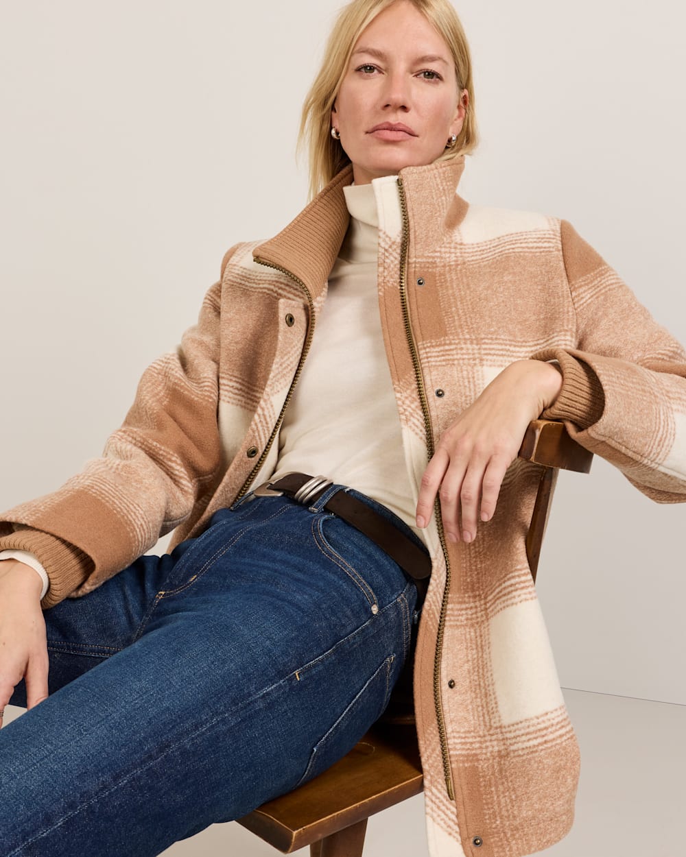 ALTERNATE VIEW OF WOMEN'S PLAID WOOL COAT IN CAMEL OMBRE image number 6