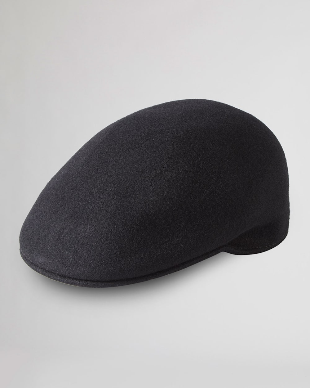 DRIVING CAP IN BLACK image number 1