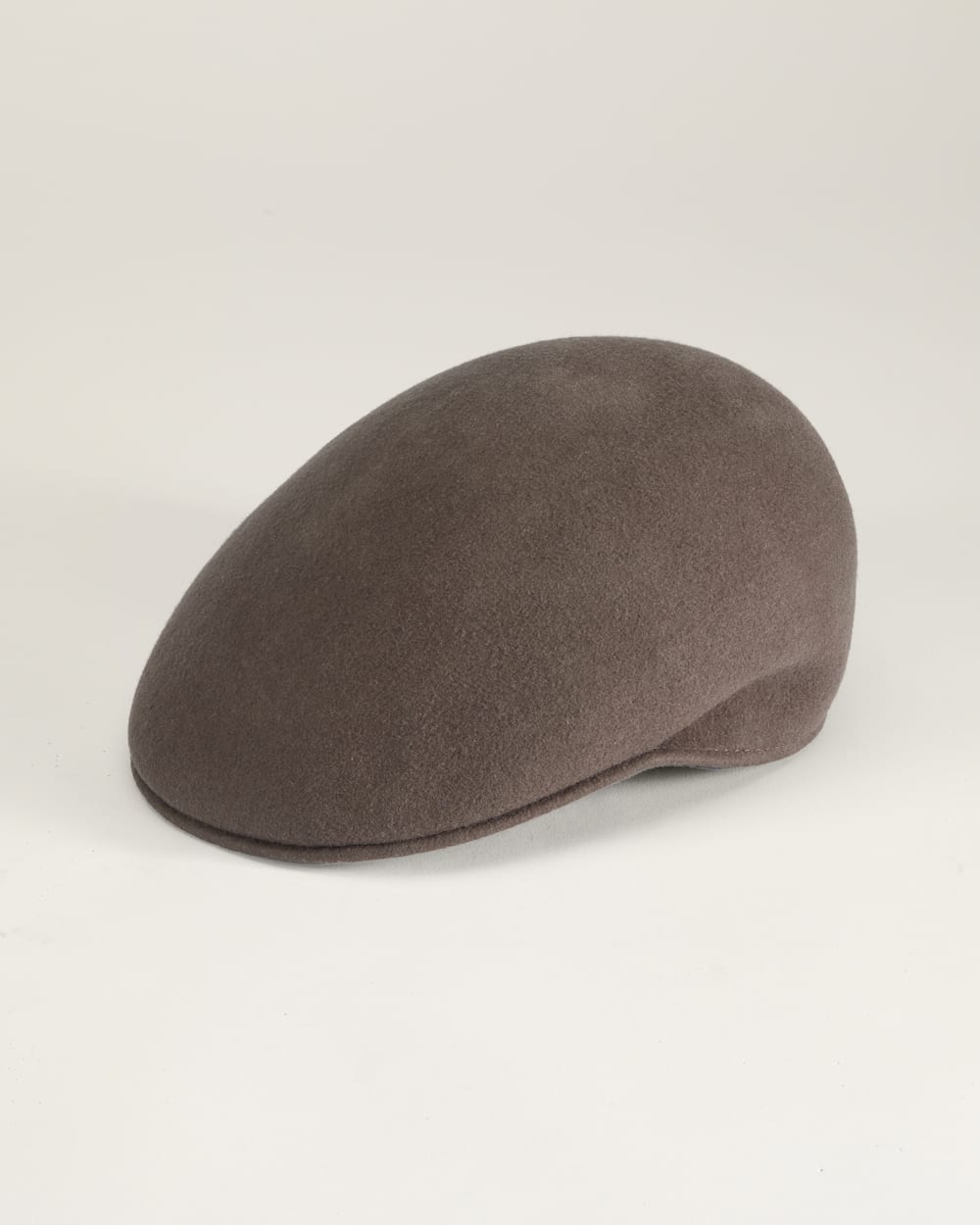 DRIVING CAP IN LIGHT BROWN image number 1