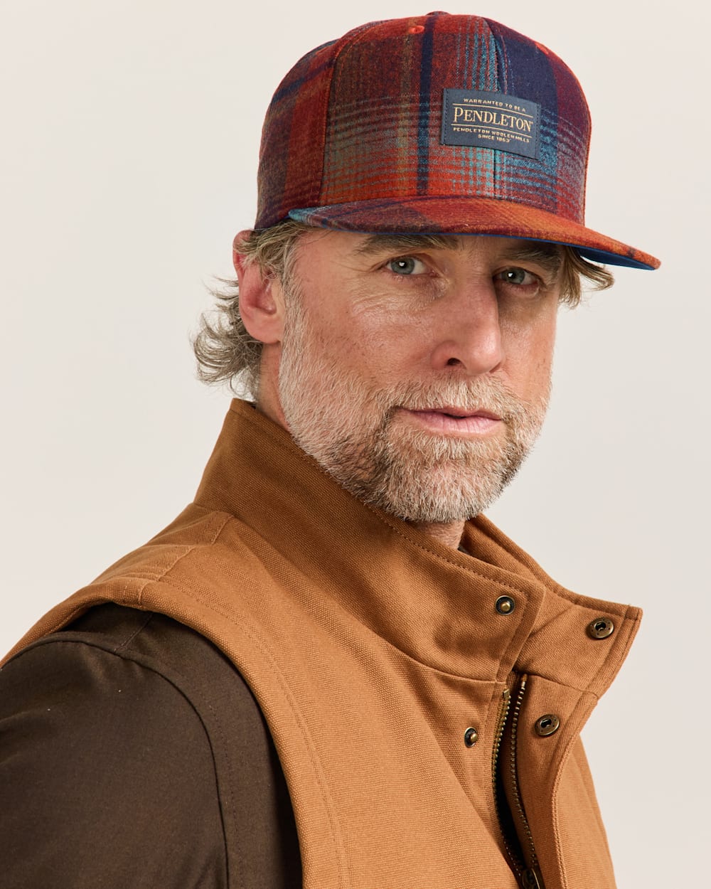 ALTERNATE VIEW OF PLAID FLAT BRIM HAT IN MAROON/TEAL image number 4