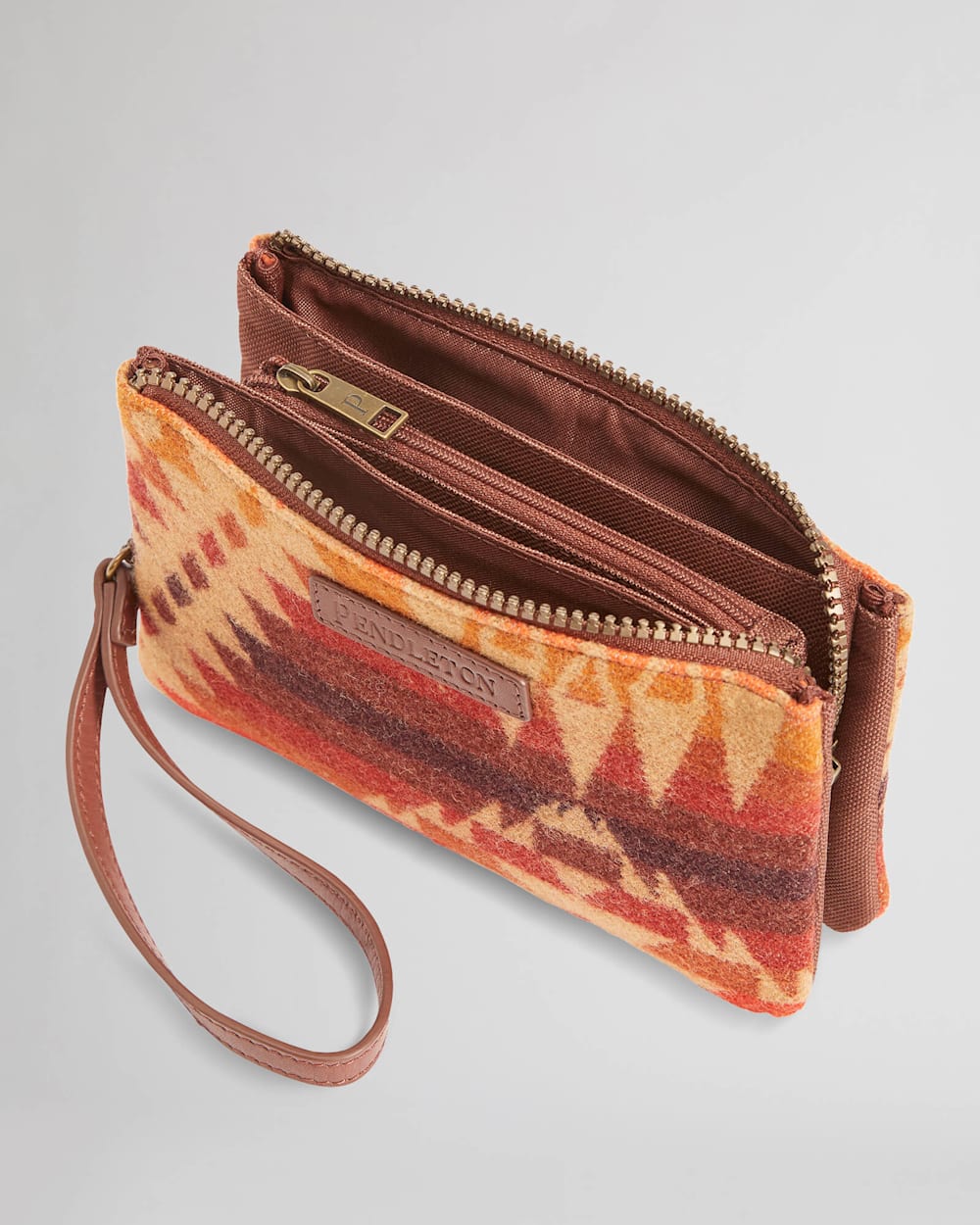 ALTERNATE VIEW OF THREE POCKET KEEPER IN BROWN MISSION TRAILS image number 3