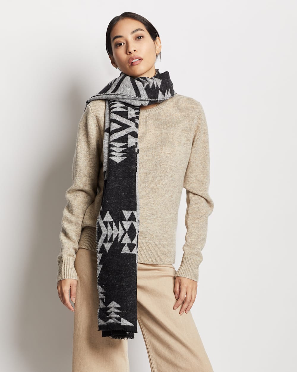 ROCK POINT OVERSIZED COTTON WRAP IN BLACK image number 1