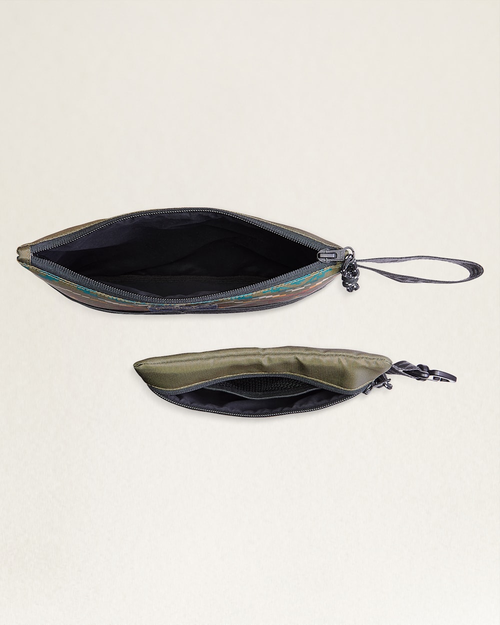 ALTERNATE VIEW OF CARICO LAKE ZIP POUCH SET IN OLIVE image number 3