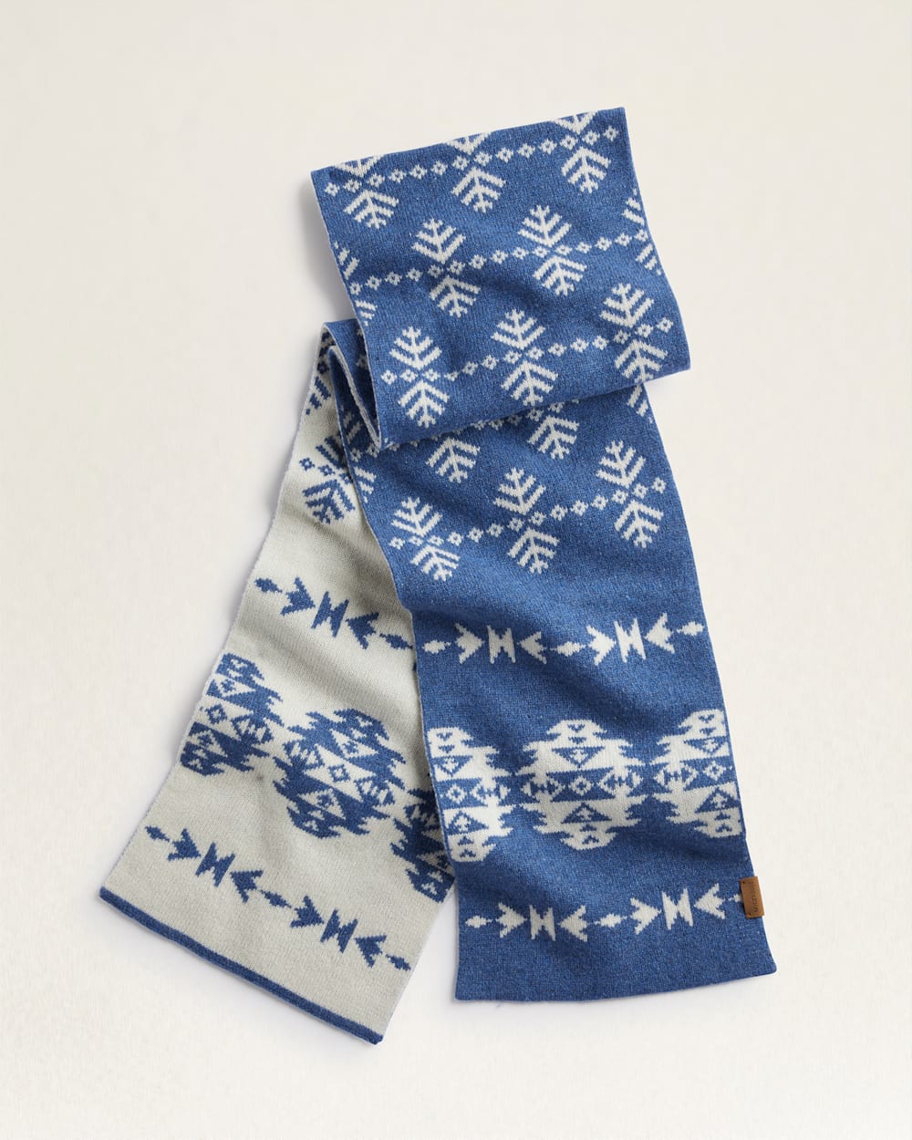 LAMBSWOOL SCARF IN LIGHT BLUE LUMINARIA image number 1