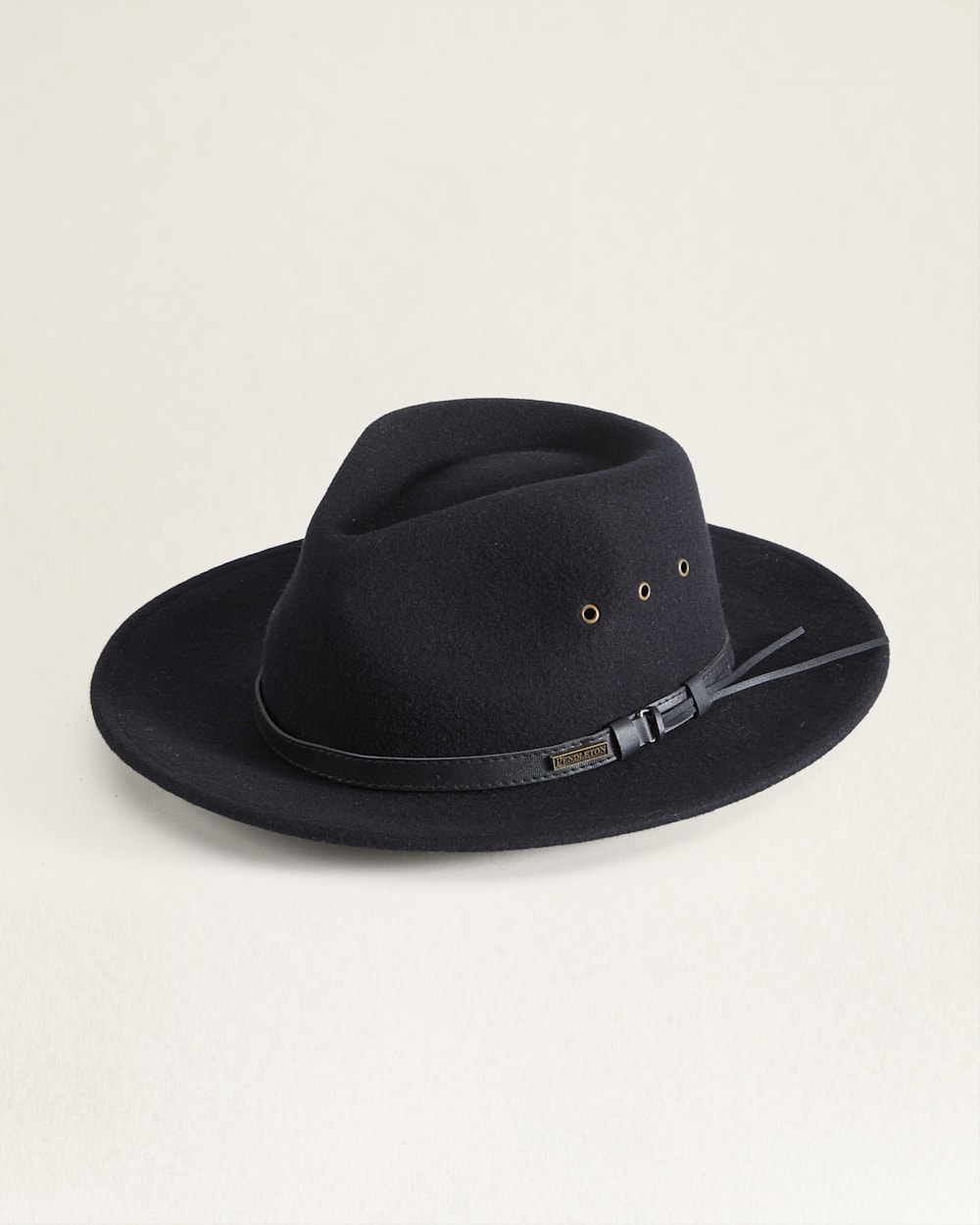 GETAWAY HAT IN BLACK image number 1