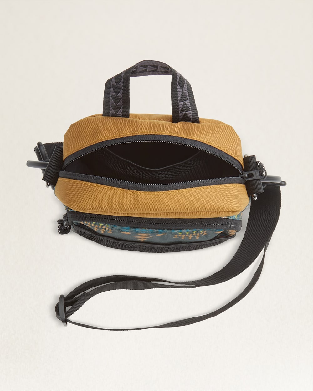 ALTERNATE VIEW OF RANCHO ARROYO EXPLORER CROSSBODY IN OLIVE image number 3