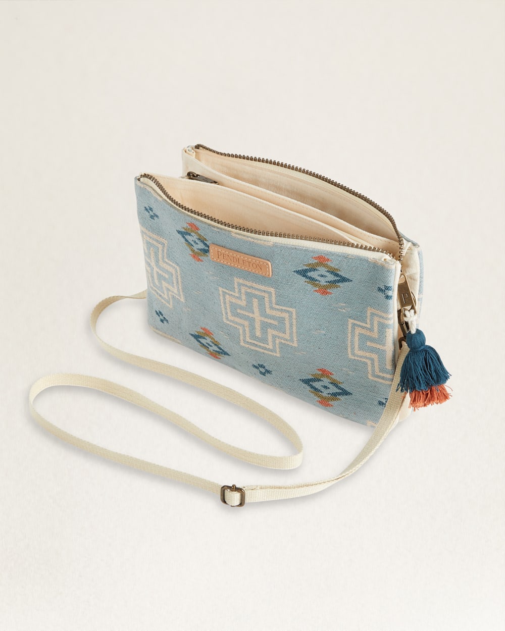 Shop the San Marino Cotton Large Three Pocket Keeper Now Pendleton