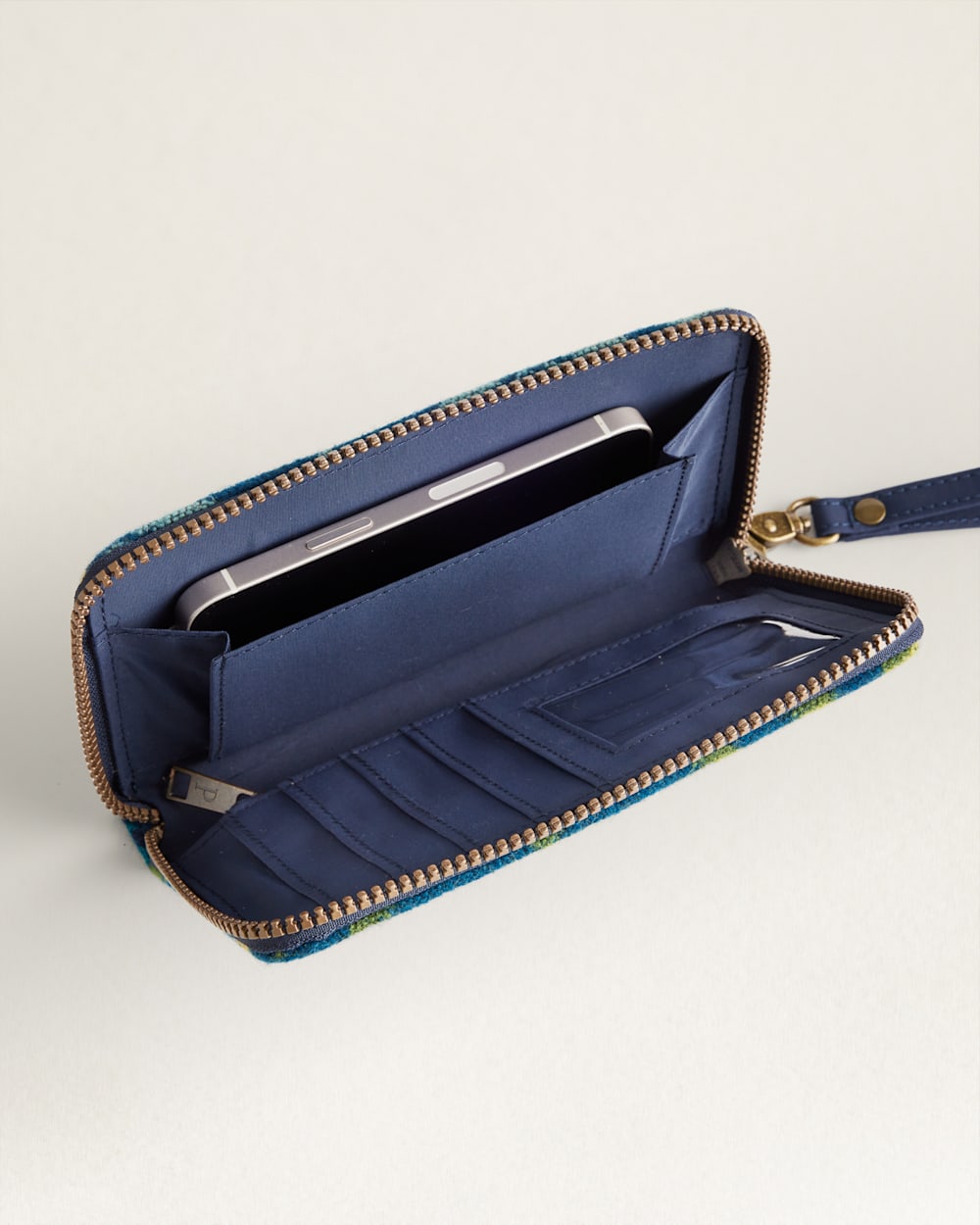 ALTERNATE VIEW OF DIAMOND DESERT SMARTPHONE WALLET IN BLUE MULTI image number 3