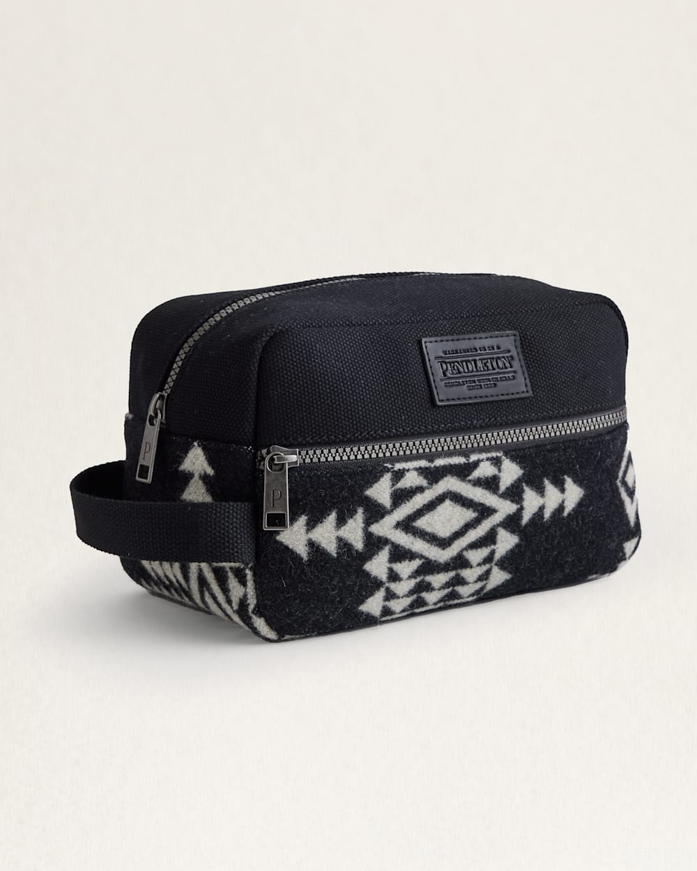 ALTERNATE VIEW OF ROCK POINT CARRYALL POUCH IN BLACK image number 2