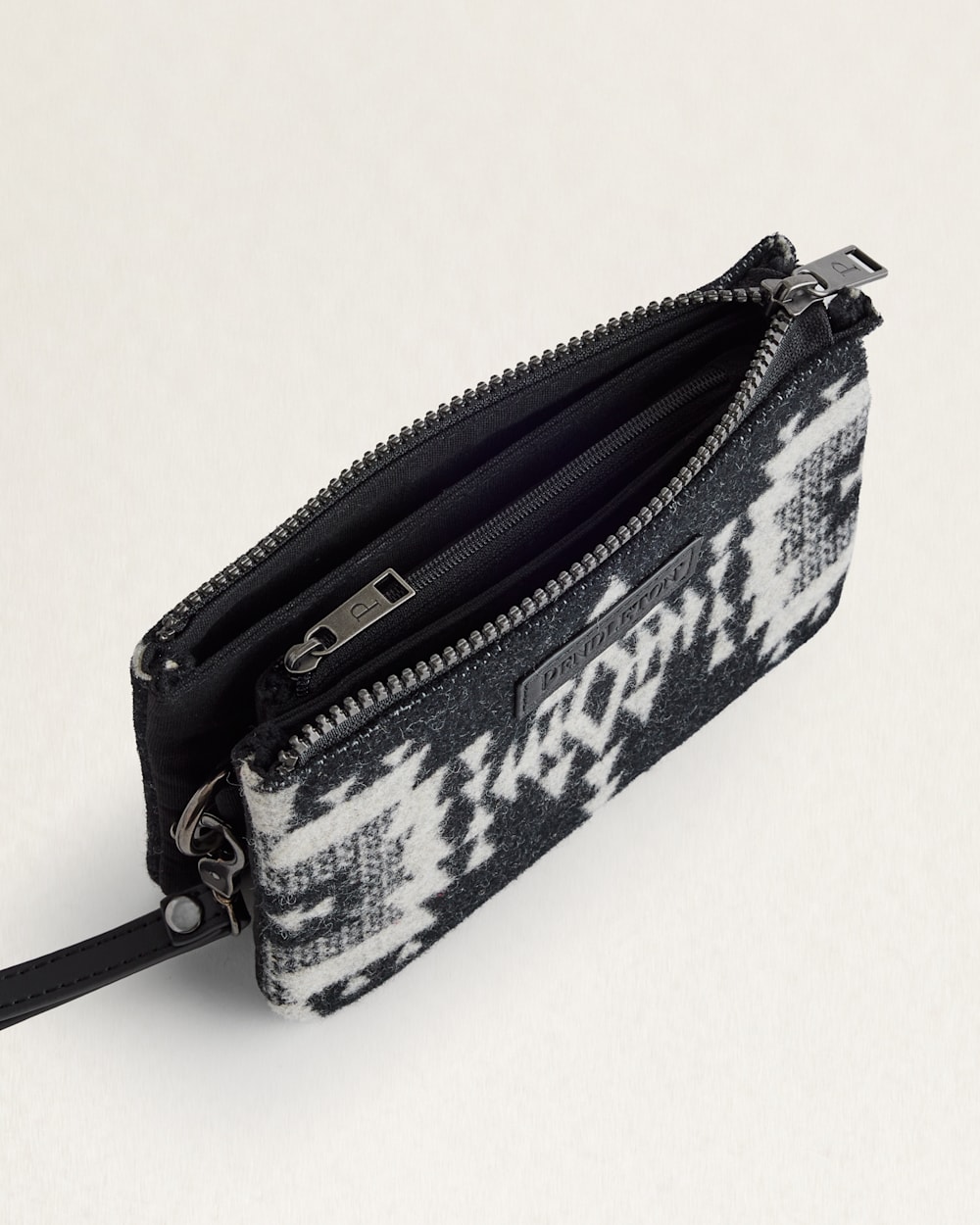 ALTERNATE VIEW OF ROCK POINT THREE POCKET KEEPER IN BLACK image number 3