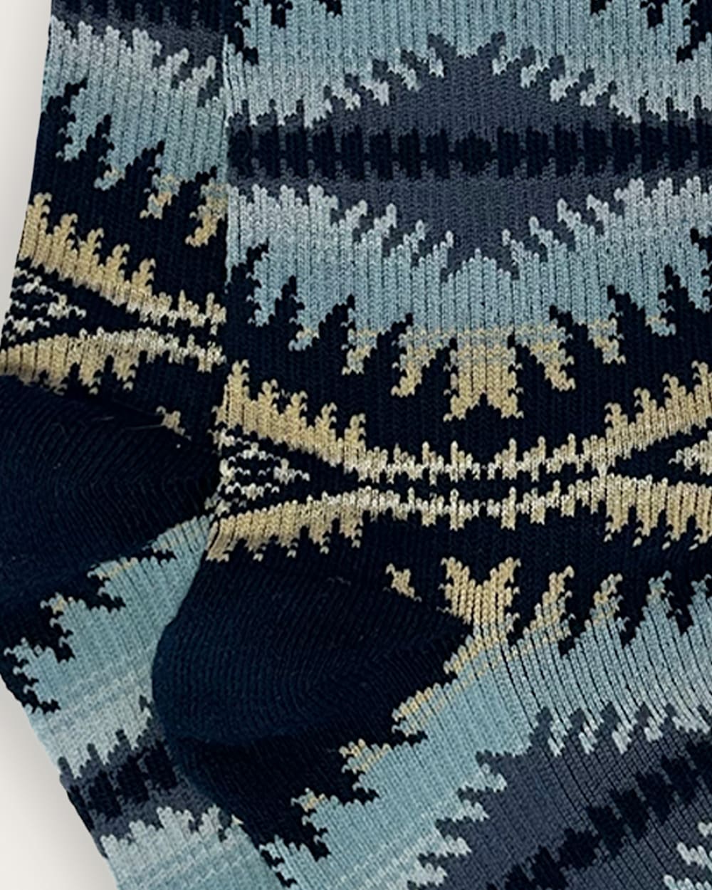 ALTERNATE VIEW OF SUNSET PASS CREW SOCKS IN BLUE MULTI image number 2