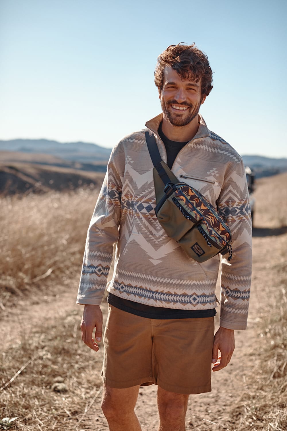 ALTERNATE VIEW OF MYSTIC LAKE EXPLORER SLING CROSSBODY IN OLIVE MULTI image number 4