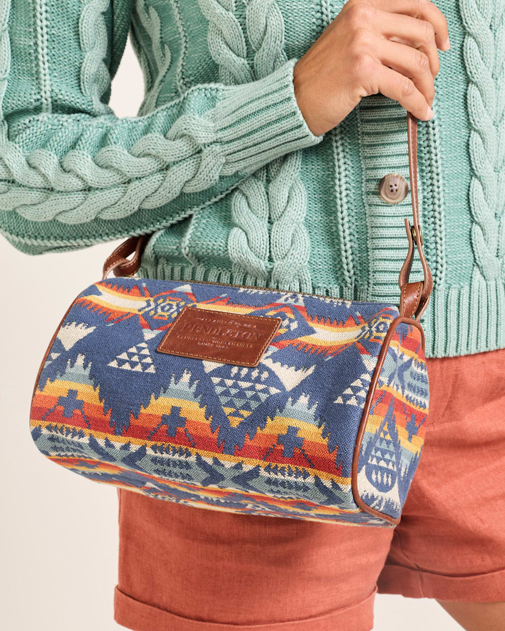 ALTERNATE VIEW OF NEHALEM COTTON BARREL BAG IN NAVY MULTI image number 4