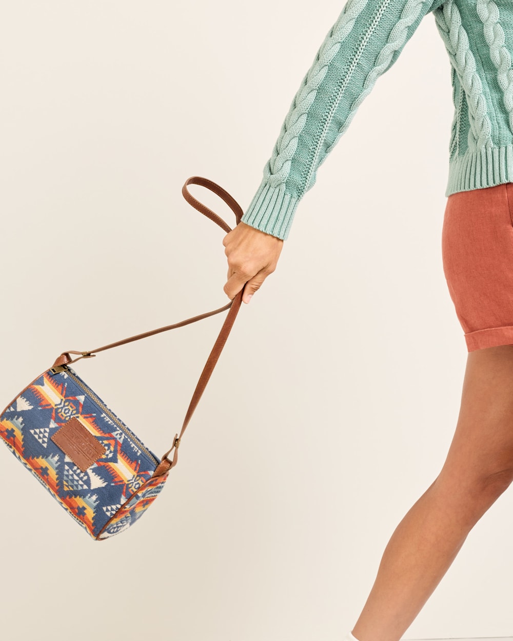 ALTERNATE VIEW OF NEHALEM COTTON BARREL BAG IN NAVY MULTI image number 5