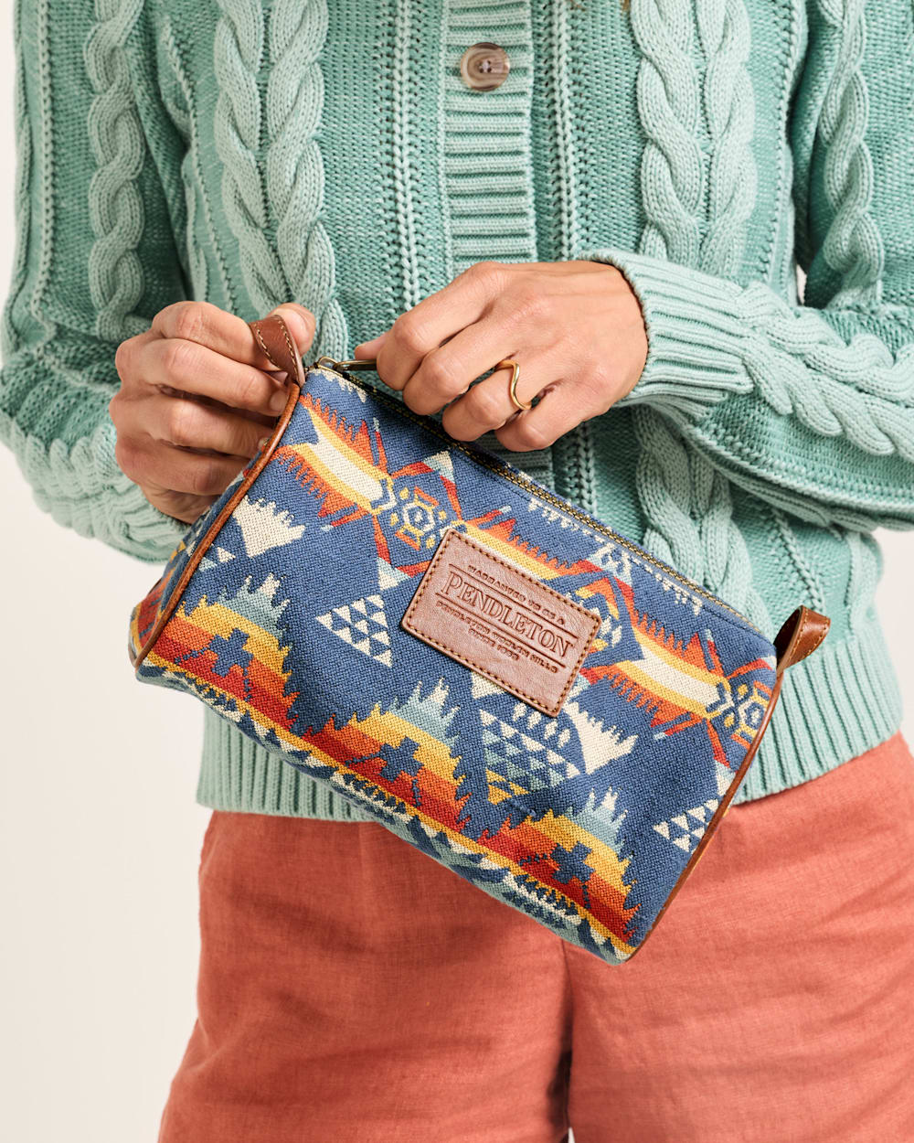 ALTERNATE VIEW OF NEHALEM COTTON BARREL BAG IN NAVY MULTI image number 6