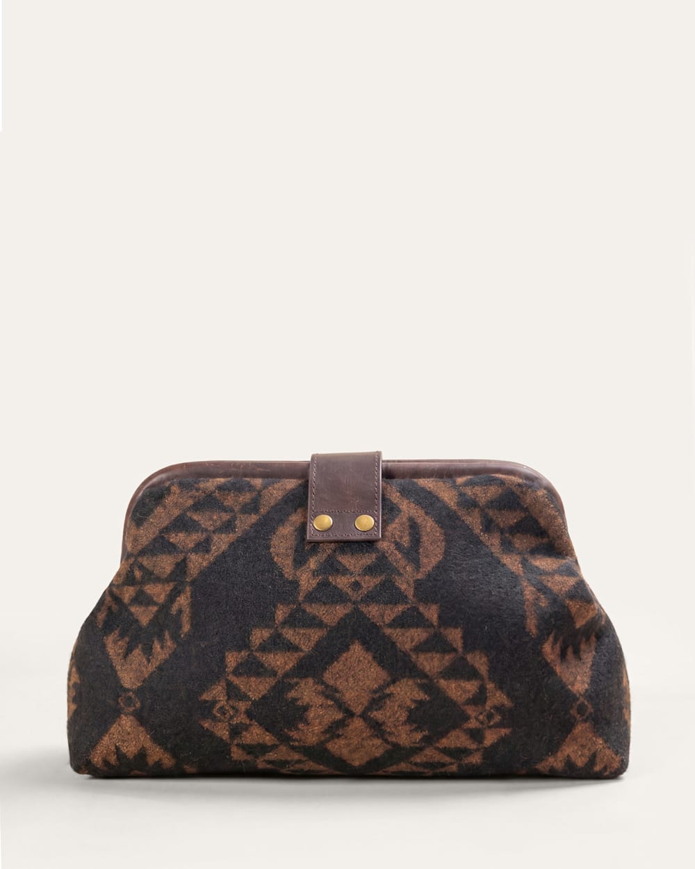 ALTERNATE VIEW OF ECHO BAY HERITAGE COLLECTION CLUTCH IN NOIR image number 2