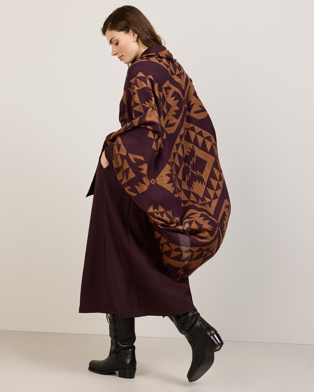 ALTERNATE VIEW OF ECHO BAY FEATHERWEIGHT WOOL SCARF IN BROWN image number 3