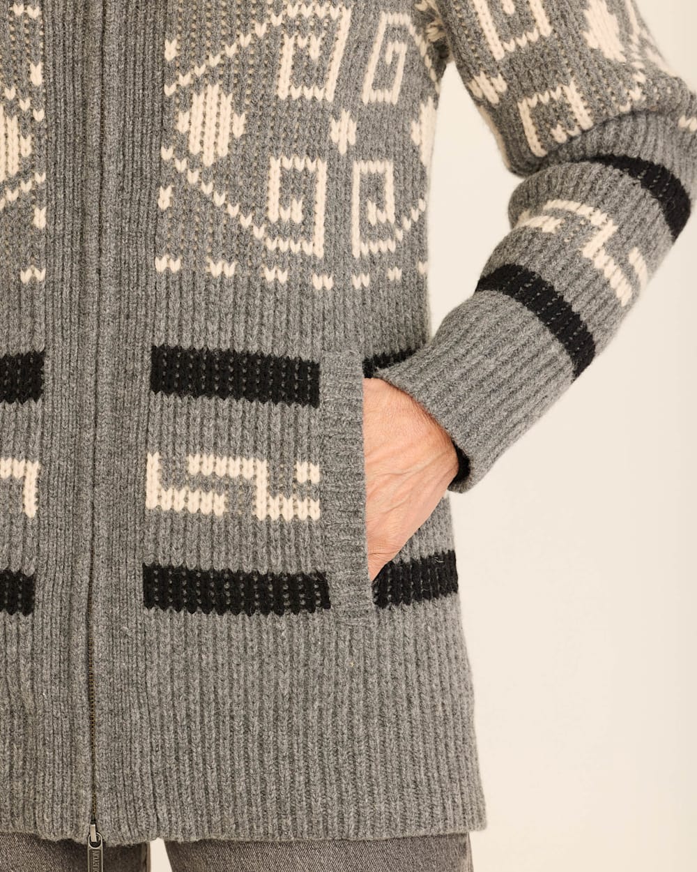 ALTERNATE VIEW OF WOMEN'S WESTERLEY CARDIGAN IN GREY/BLACK image number 4