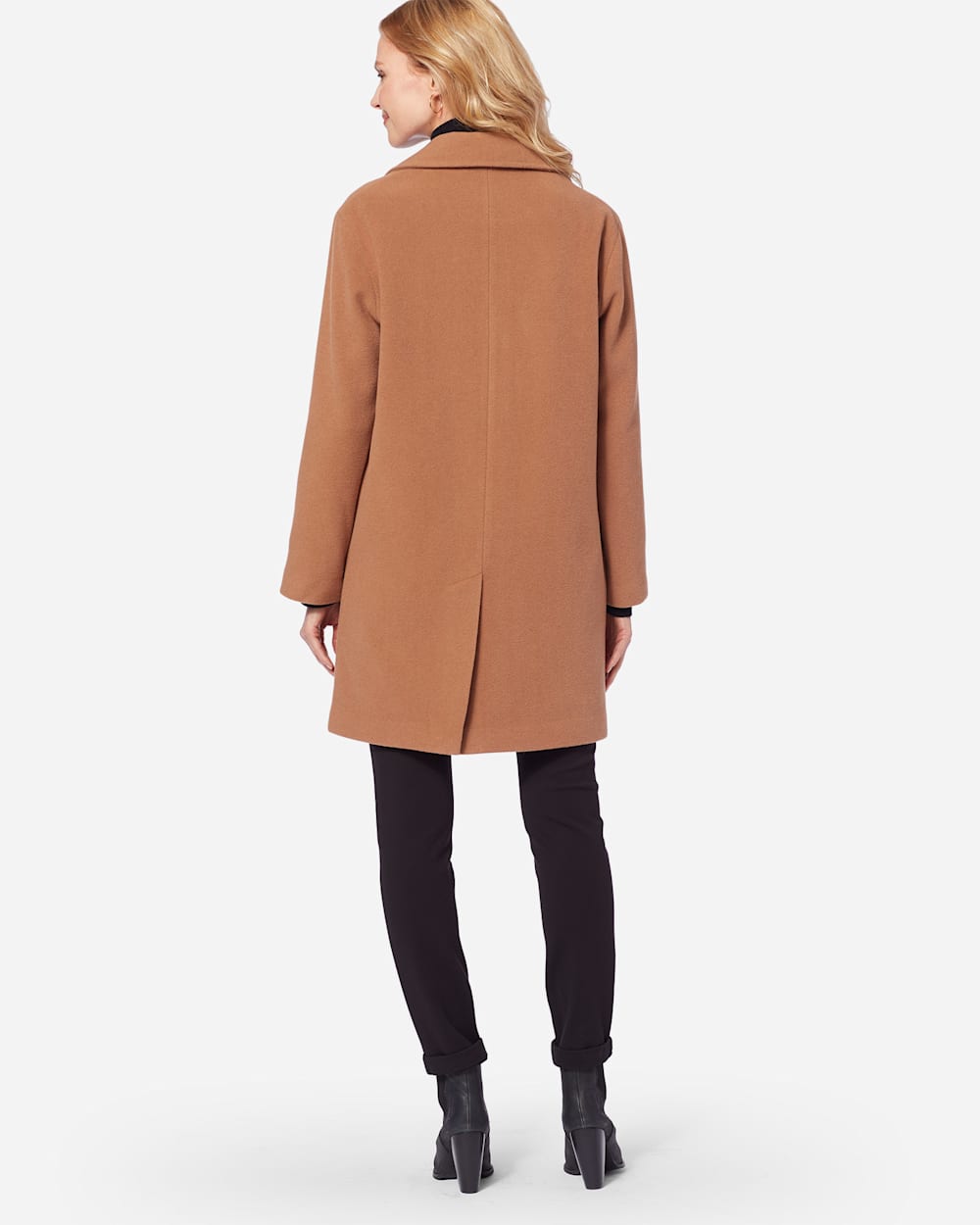 ADDITIONAL VIEW OF WOMEN'S TWO-BUTTON WALKER COAT IN CAMEL image number 3