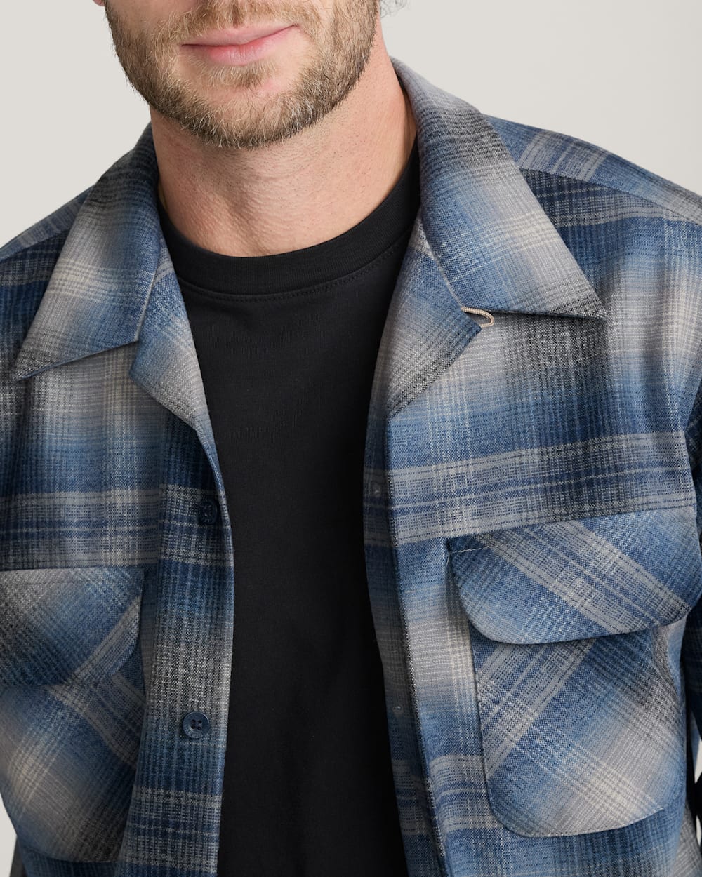 ALTERNATE VIEW OF MEN'S PLAID BOARD SHIRT IN GREY/NAVY OMBRE image number 4