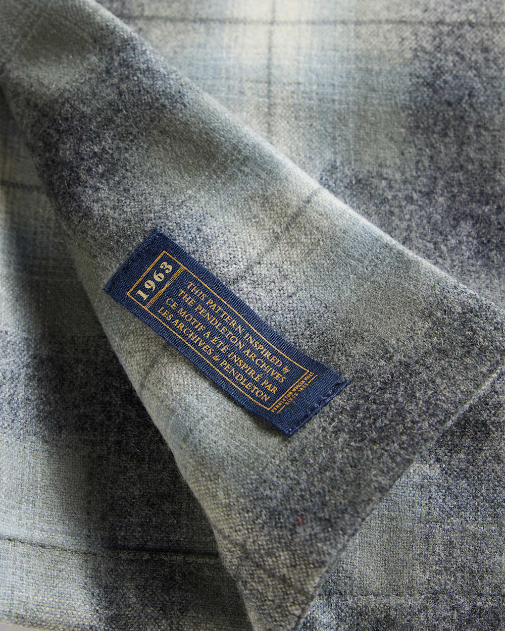 ALTERNATE VIEW OF MEN'S PLAID BOARD SHIRT IN OXFORD MIX/GREEN OMBRE image number 5