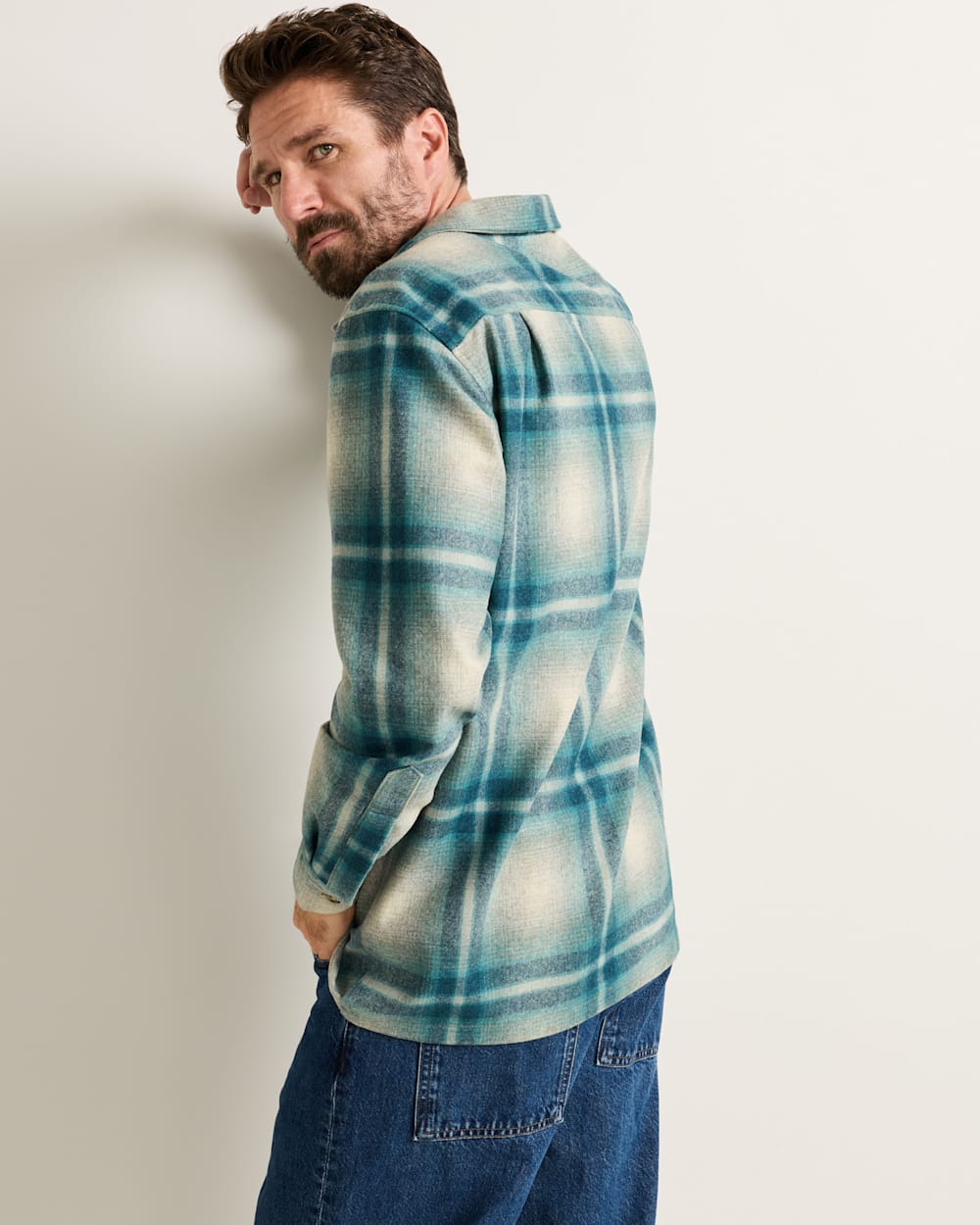 ALTERNATE VIEW OF MEN'S PLAID BOARD SHIRT IN IVORY/TEAL OMBRE image number 1
