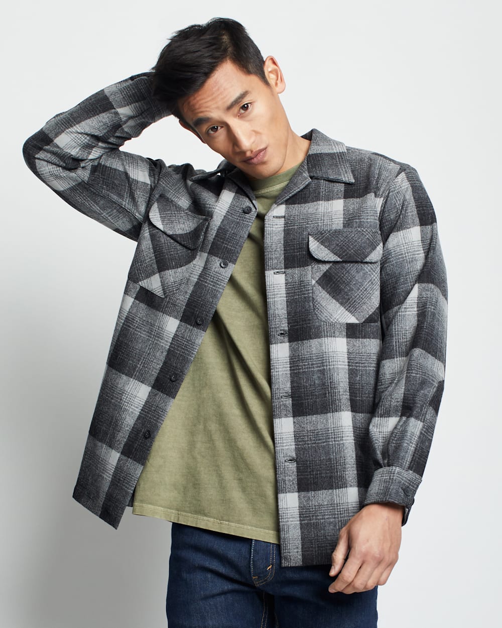 ALTERNATE VIEW OF MEN'S PLAID BOARD SHIRT IN GREY/OXFORD OMBRE image number 5