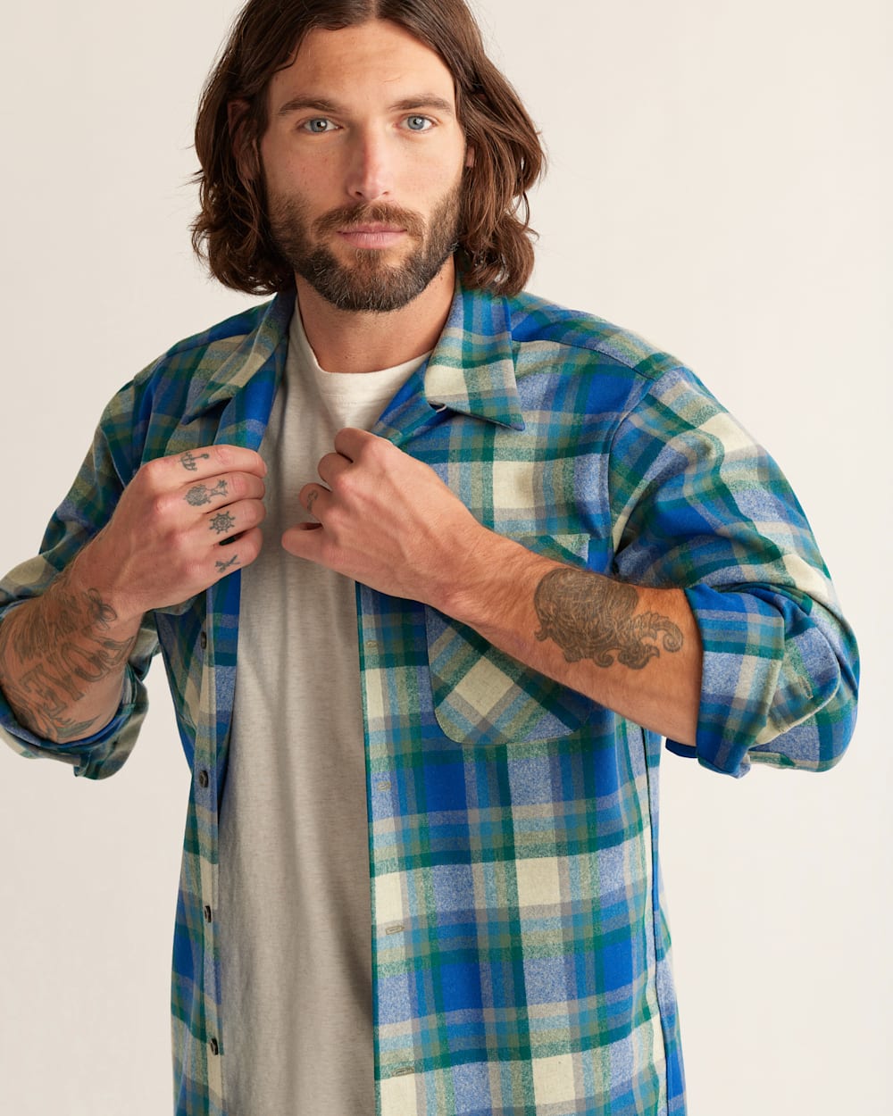 Navy Plaid Flannel Shirt Jacket with White and Violet Crew-neck T-shirt  Outfits For Men (2 ideas & outfits)
