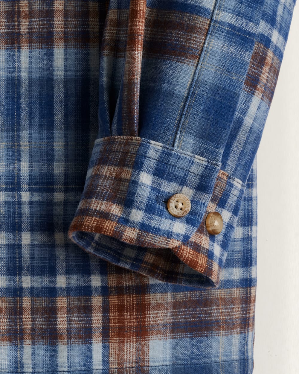 ALTERNATE VIEW OF MEN'S PLAID BOARD SHIRT IN BLUE/TAN OMBRE image number 3