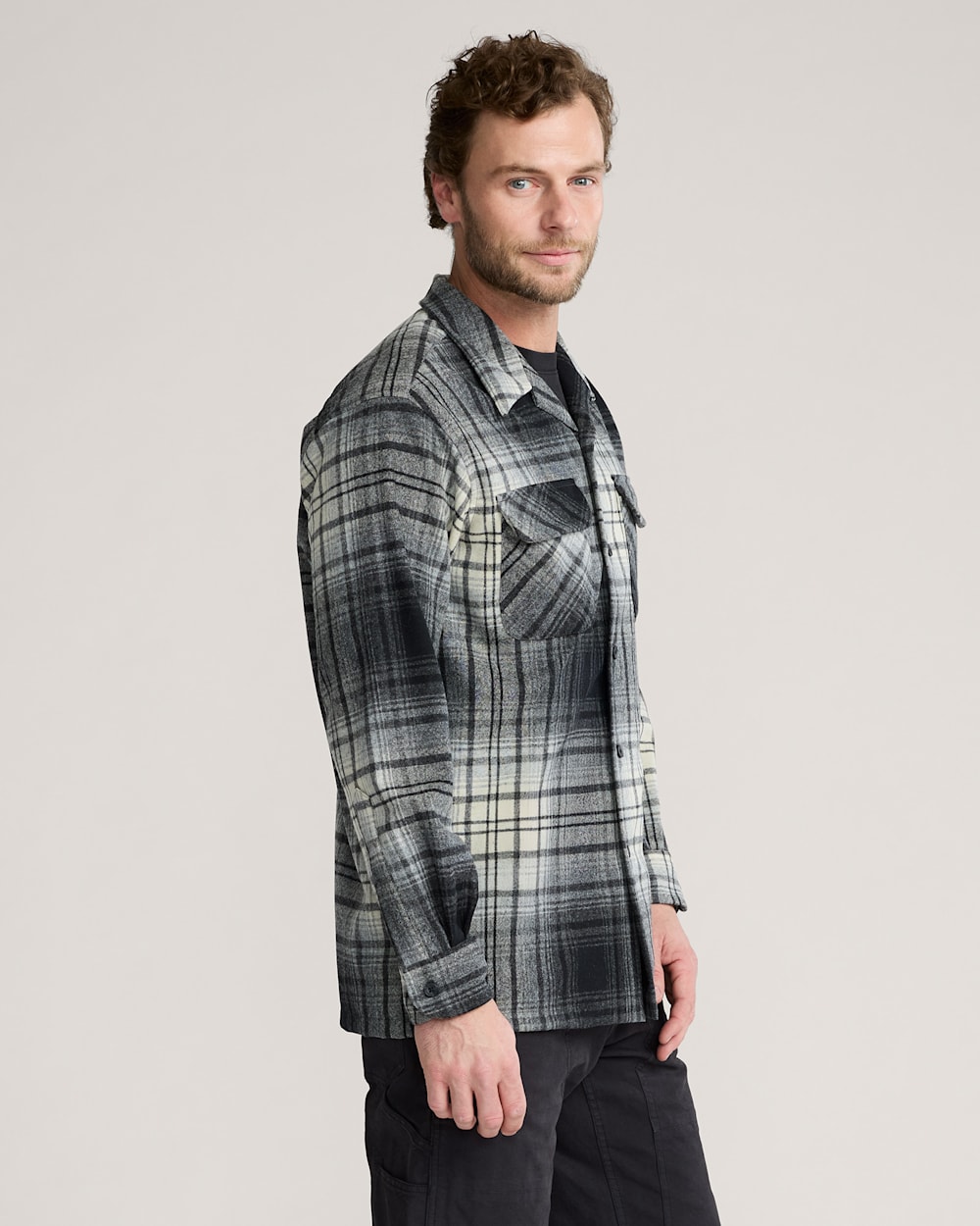 ALTERNATE VIEW OF MEN'S PLAID BOARD SHIRT IN BLACK/WHITE OMBRE image number 4