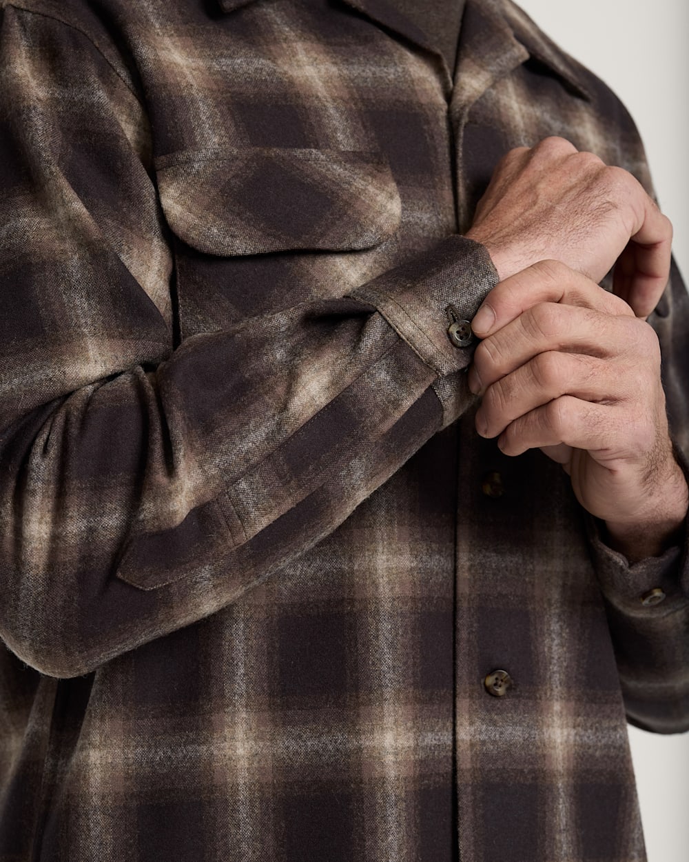 ALTERNATE VIEW OF MEN'S PLAID BOARD SHIRT IN BROWN MIX OMBRE image number 5