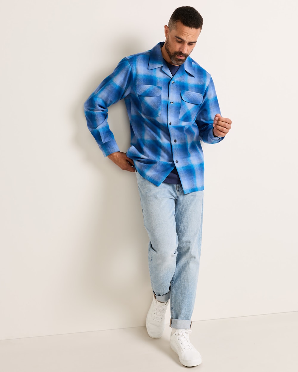 ALTERNATE VIEW OF MEN'S PLAID BOARD SHIRT IN BLUE OMBRE image number 6