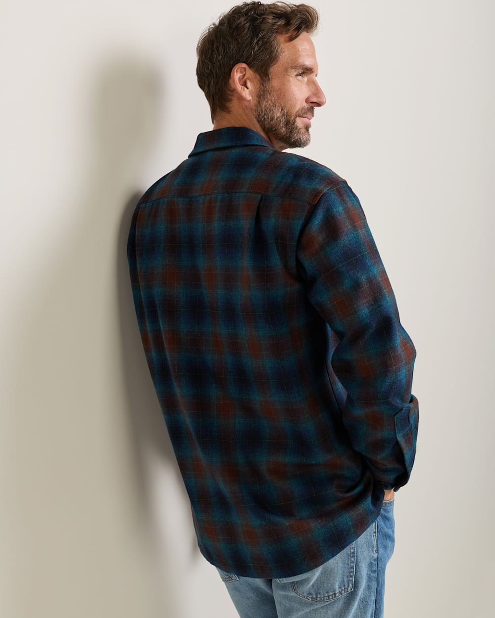 ALTERNATE VIEW OF MEN'S PLAID BOARD SHIRT IN BROWN/NAVY OMBRE image number 2