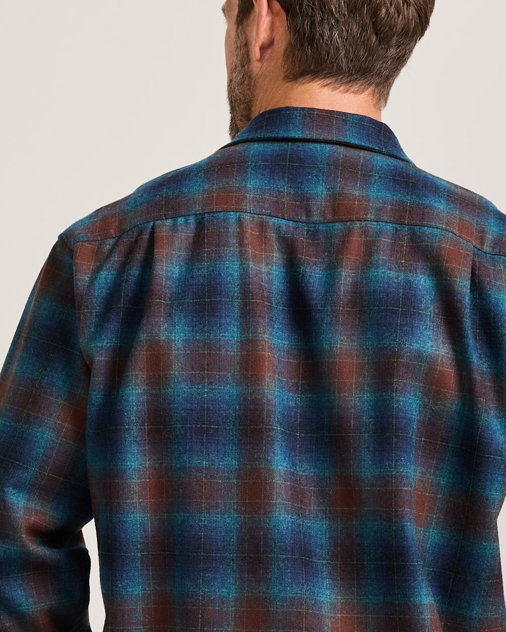 ALTERNATE VIEW OF MEN'S PLAID BOARD SHIRT IN BROWN/NAVY OMBRE image number 5