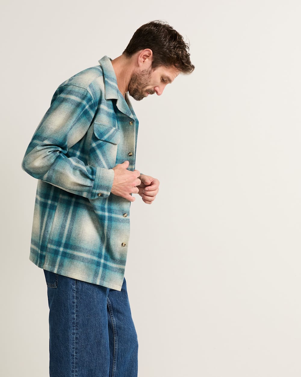 ALTERNATE VIEW OF MEN'S PLAID BOARD SHIRT IN IVORY/TEAL OMBRE image number 6
