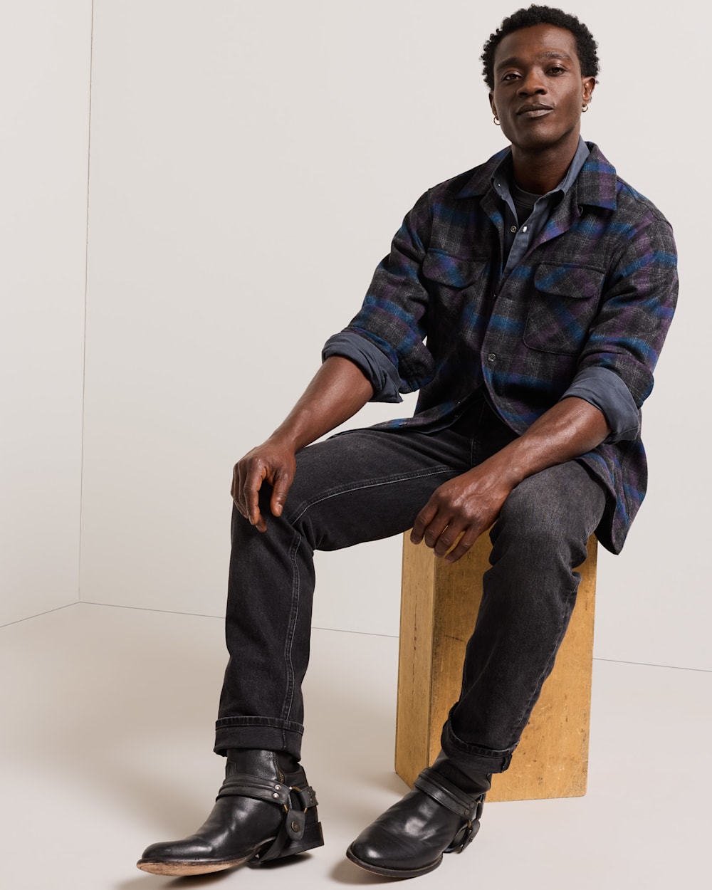 MEN'S PLAID BOARD SHIRT IN BLACK/PURPLE PLAID image number 1