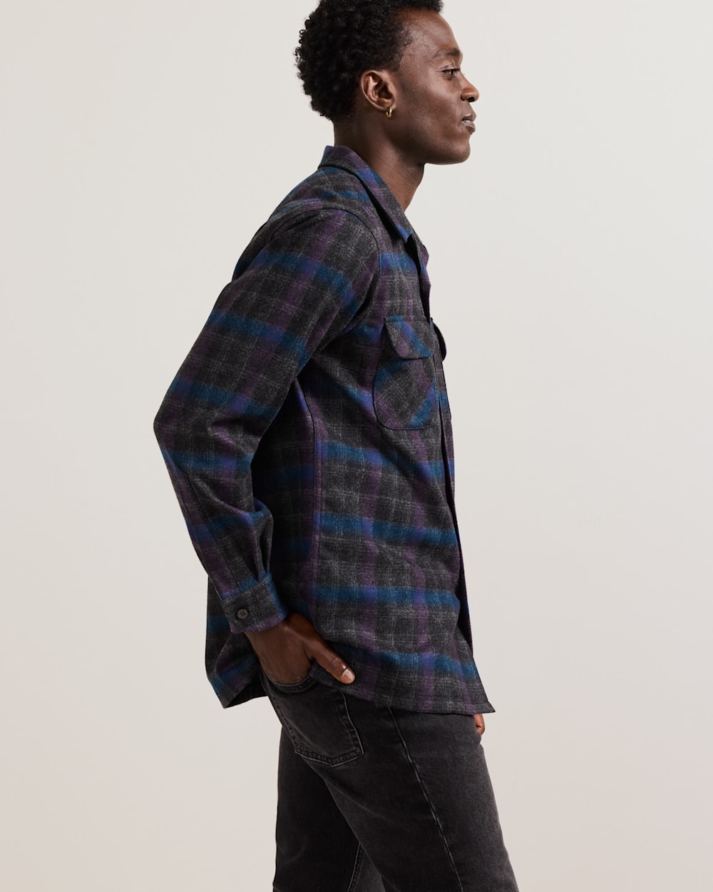ALTERNATE VIEW OF MEN'S PLAID BOARD SHIRT IN BLACK/PURPLE PLAID image number 3