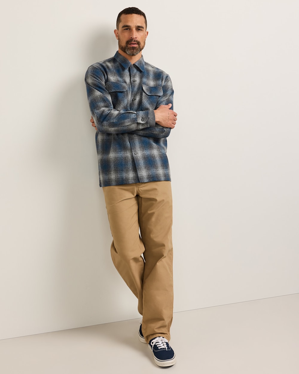 ALTERNATE VIEW OF MEN'S PLAID BOARD SHIRT IN CHARCOAL/NAVY OMBRE image number 6